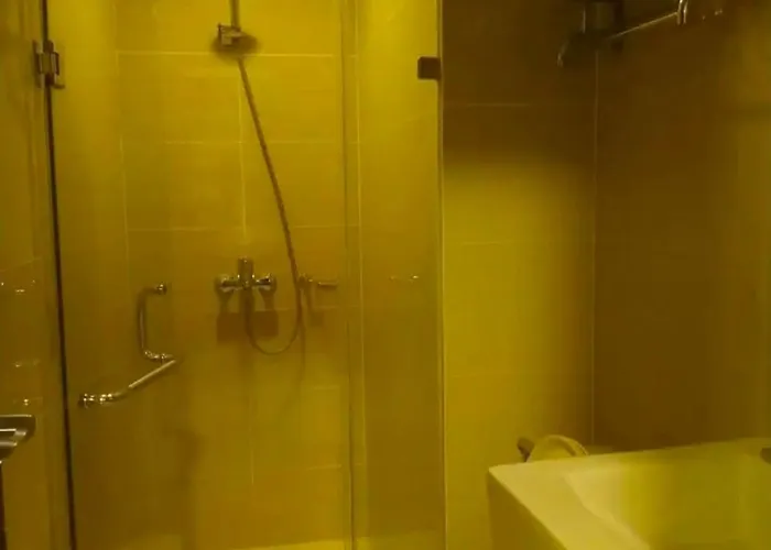 Apartment Eighty One Newport Blvd Near Naia3 -2e Manila