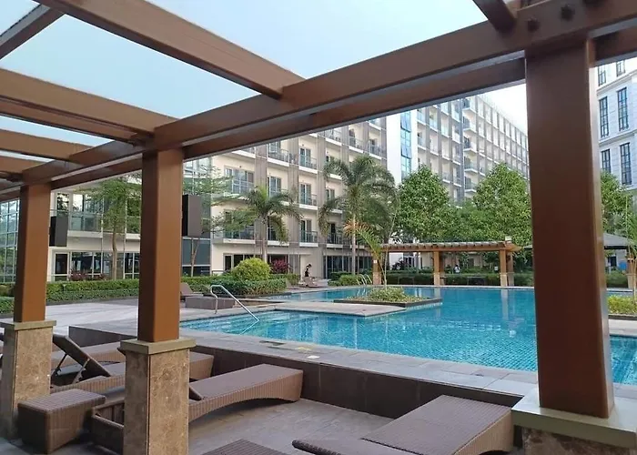 Eighty One Newport Blvd Near Naia3 -2e Manila